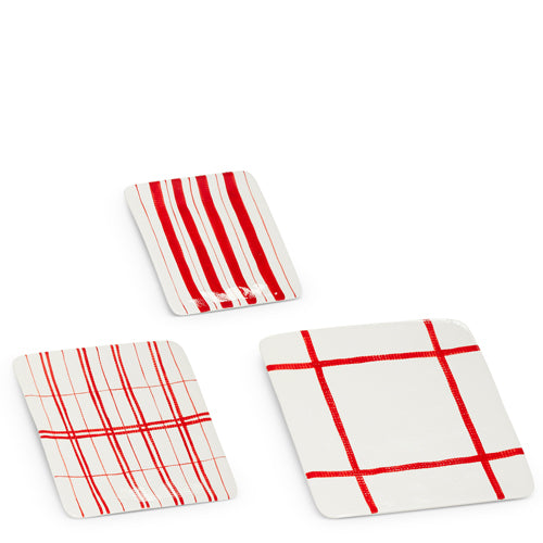8"X8" Red Plaid Plates (SMALL ONLY)
