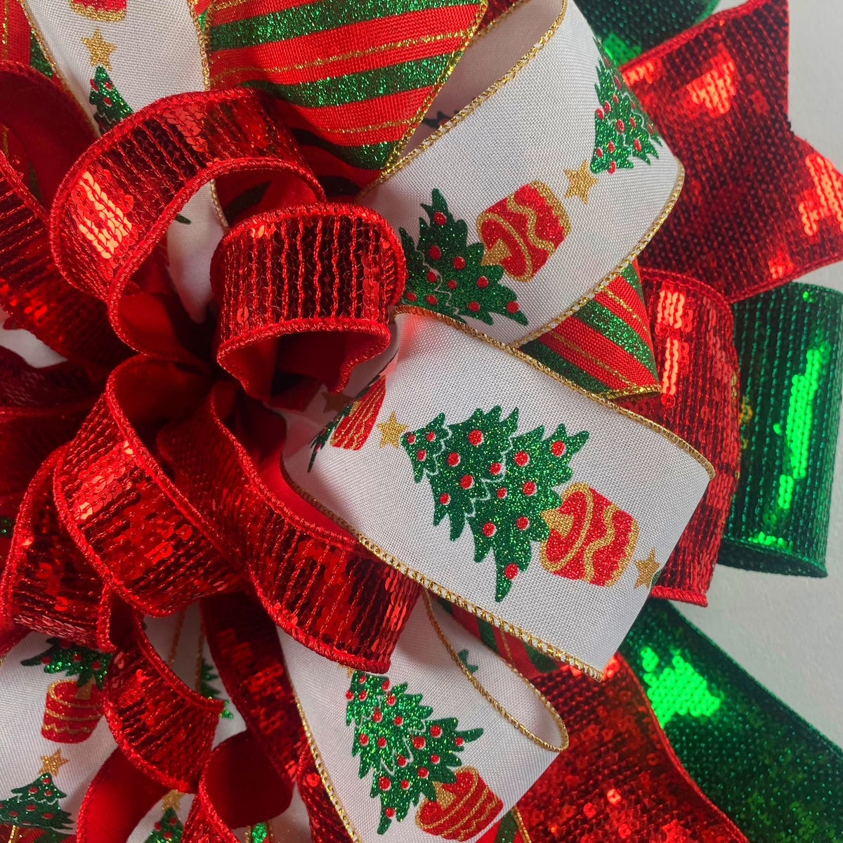 18"W X 40"L TRADITIONAL RED/GREEN CHRISTMAS TREE PRE-MADE BOW